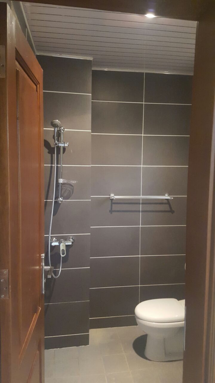 Appartement à louer - Yaoundé, Bastos, Bastos - 1 salon(s), 3 chambre(s), 4 salle(s) de bains - 900 000 FCFA / mois