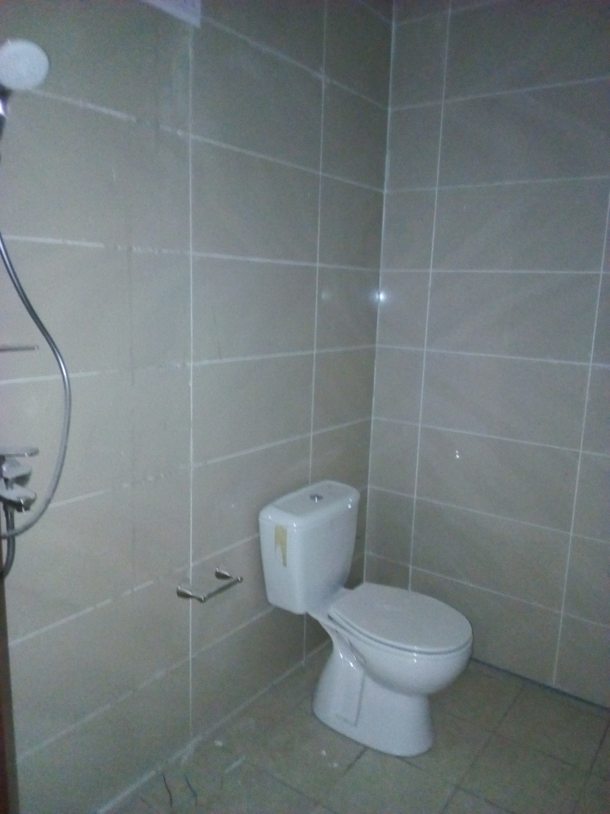 Appartement à louer - Yaoundé, Mfandena, Mfandena - 1 salon(s), 2 chambre(s), 3 salle(s) de bains - 300 000 FCFA / mois