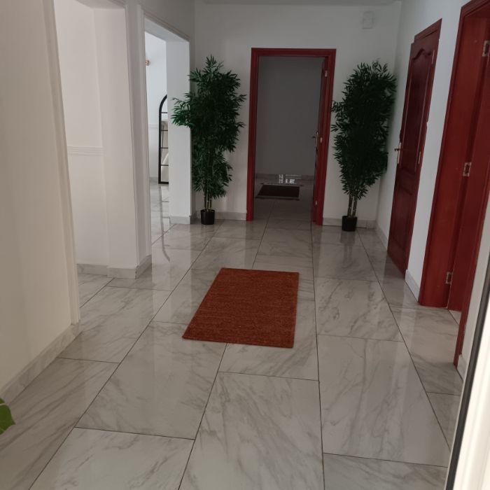 Apartment to rent - Yaoundé, Bastos, Bastos - 1 living room(s), 3 bedroom(s), 4 bathroom(s) - 3 000 000 FCFA / month