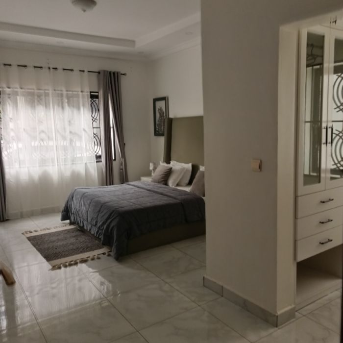 Apartment to rent - Yaoundé, Bastos, Bastos - 1 living room(s), 3 bedroom(s), 4 bathroom(s) - 3 000 000 FCFA / month