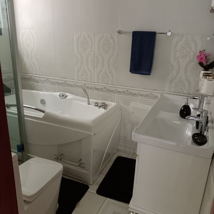Apartment to rent - Yaoundé, Bastos, Bastos - 1 living room(s), 3 bedroom(s), 4 bathroom(s) - 3 000 000 FCFA / month