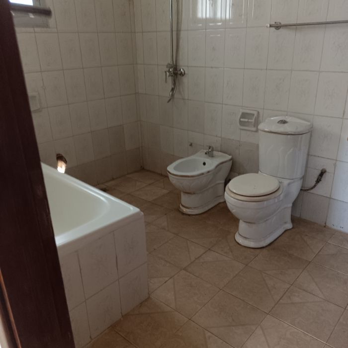 Office to rent at Yaoundé, Bastos, Bastos - 1000 m2 - 2 500 000 FCFA