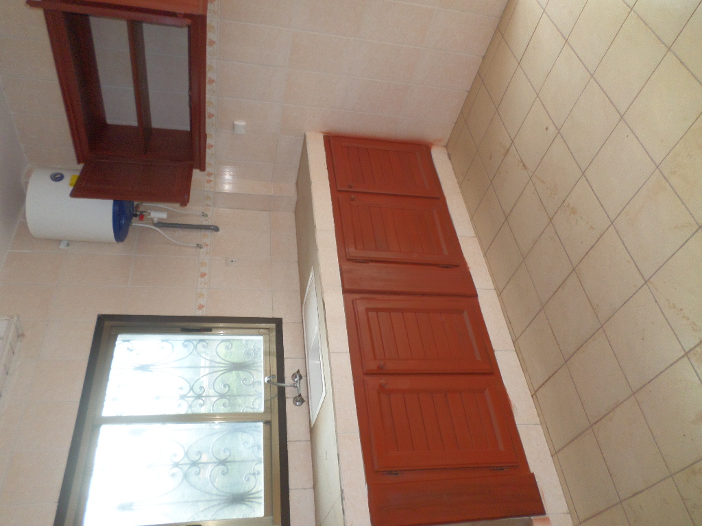 Apartment to rent - Yaoundé, Bastos, Golf - 1 living room(s), 2 bedroom(s), 3 bathroom(s) - 550 000 FCFA / month