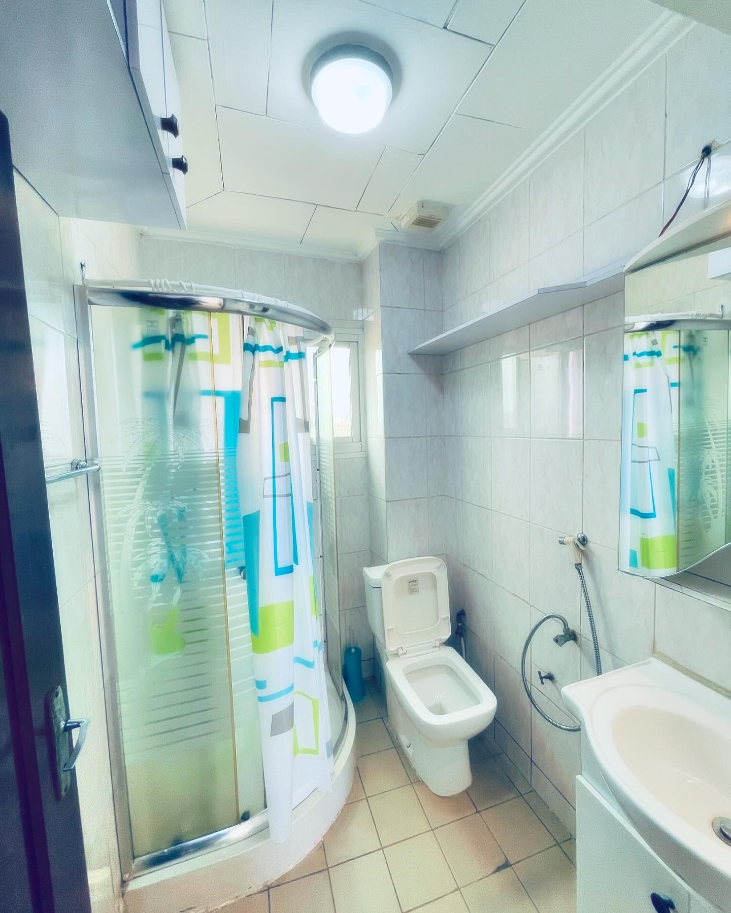 Appartement à louer - Yaoundé, Biyem-Assi, Nsimeyong - 1 salon(s), 2 chambre(s), 1 salle(s) de bains - 250 000 FCFA / mois