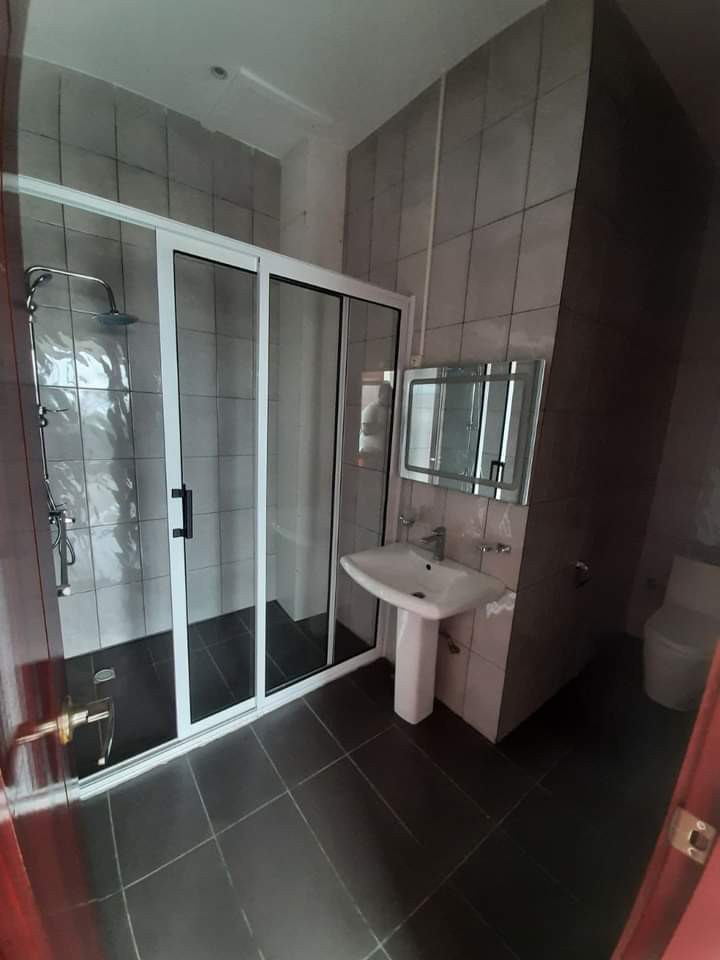 Apartment to rent - Yaoundé, Bastos, Bastos - 1 living room(s), 2 bedroom(s), 3 bathroom(s) - 700 000 FCFA / month
