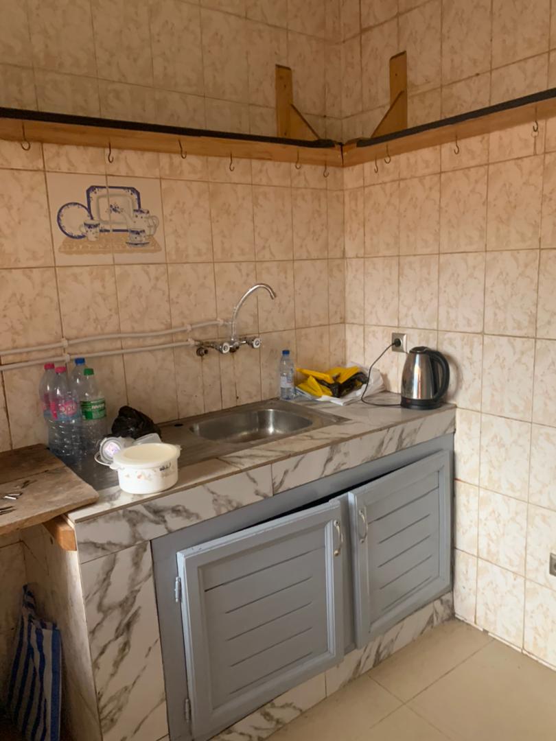 Apartment to rent - Yaoundé, Bastos, Bastos - 1 living room(s), 2 bedroom(s), 2 bathroom(s) - 300 000 FCFA / month