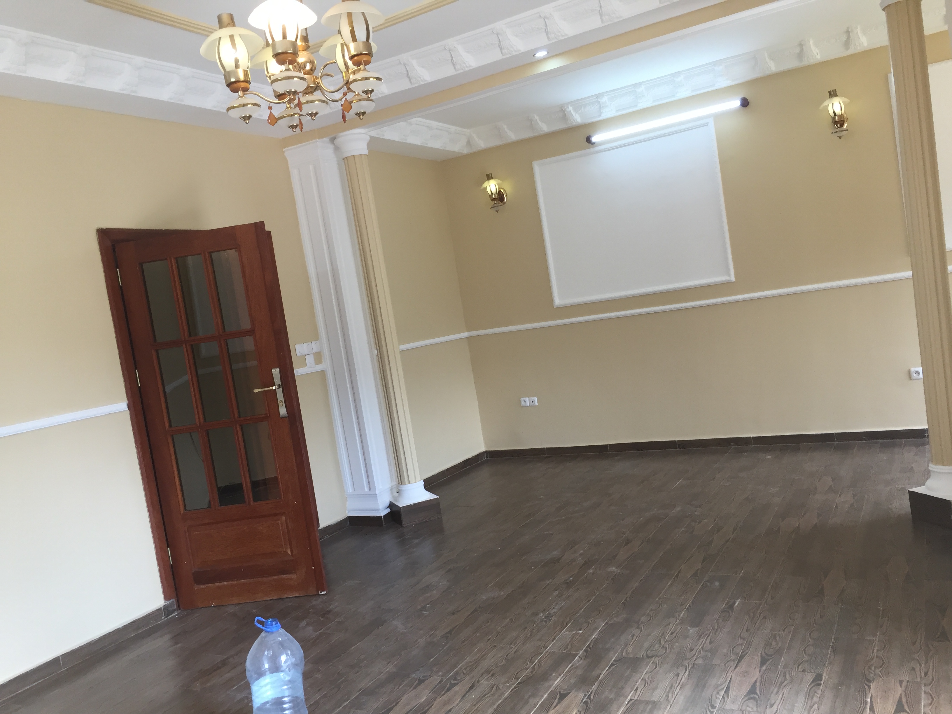 Apartment to rent - Yaoundé, Bastos, Bastos - 1 living room(s), 3 bedroom(s), 3 bathroom(s) - 1 000 000 FCFA / month