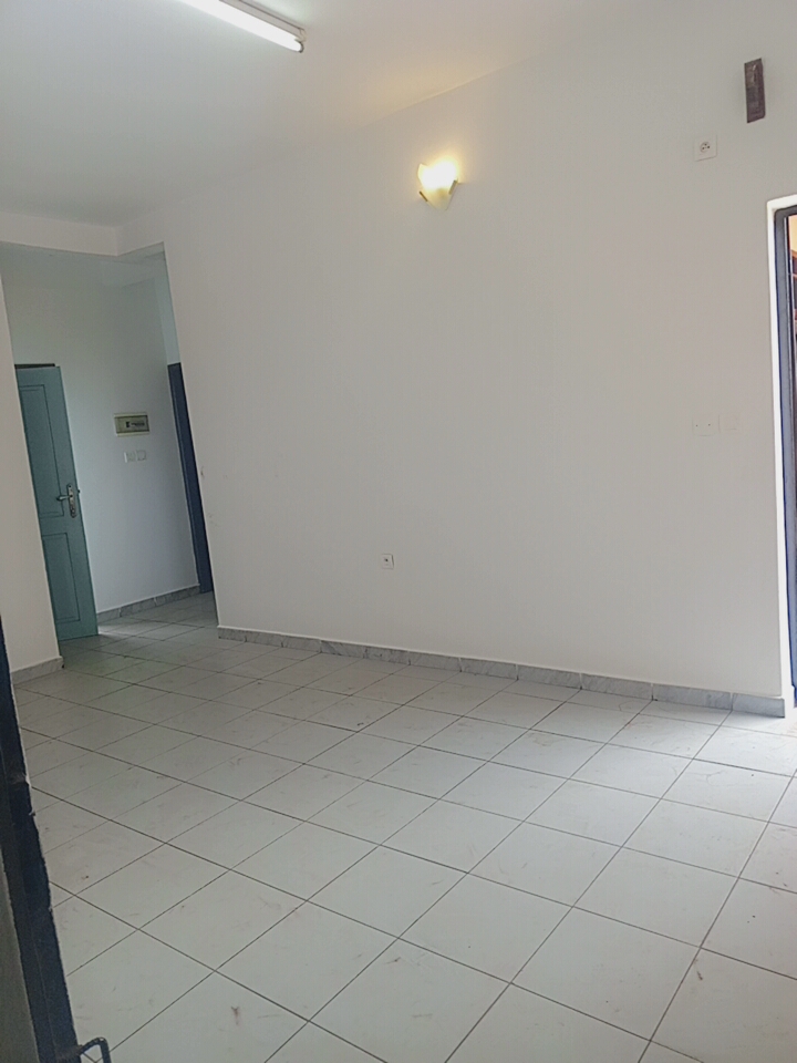Studio to rent - Yaoundé, Essos, Hôtel du plateau - 80 000 FCFA / month