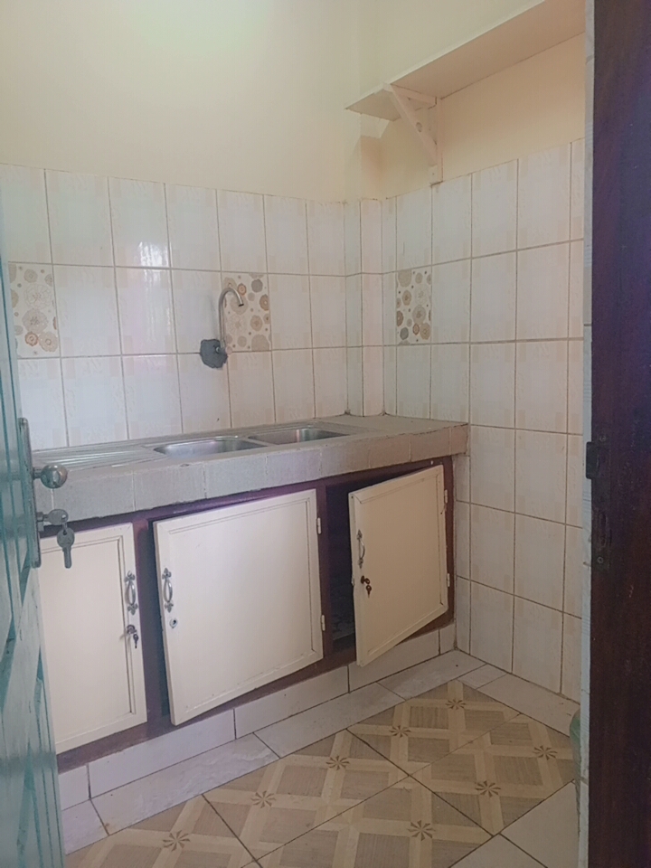 Studio to rent - Yaoundé, Essos, Hôtel du plateau - 80 000 FCFA / month