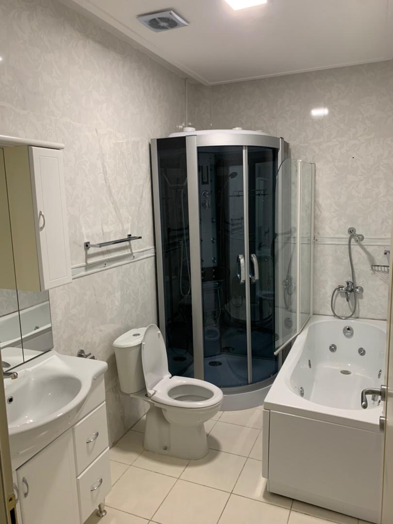 Apartment to rent - Douala, Bonanjo, plus de détails sur +237672357533 - 1 living room(s), 5 bedroom(s), 5 bathroom(s) - 4 000 000 FCFA / month