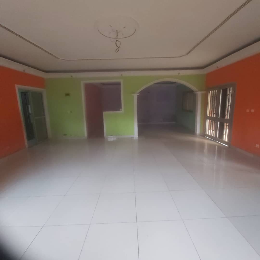House (Villa) for sale - Douala, PK 11, Jardin Paradisiaque - 8 living room(s), 15 bedroom(s), 16 bathroom(s) - 75 000 000 FCFA / month