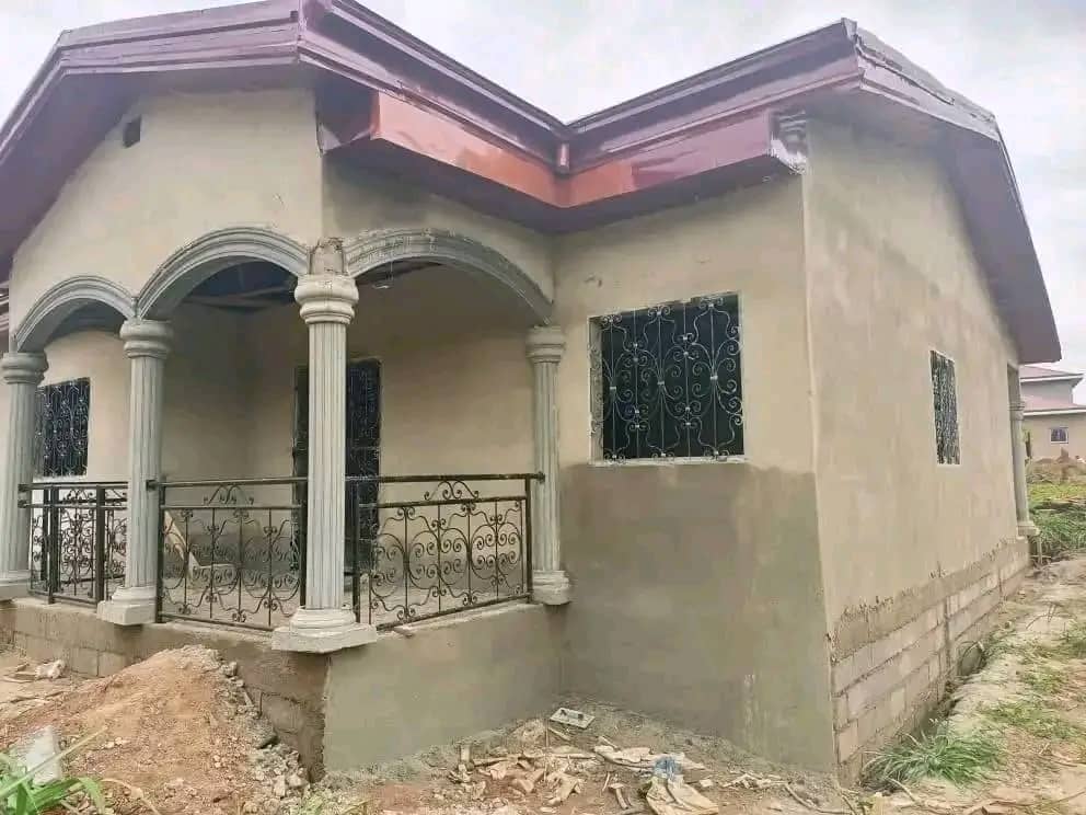 House (Villa) for sale - Yaoundé, Ngoulmekong, Fourgerol amity’s - 1 living room(s), 3 bedroom(s), 2 bathroom(s) - 14 000 000 FCFA / month