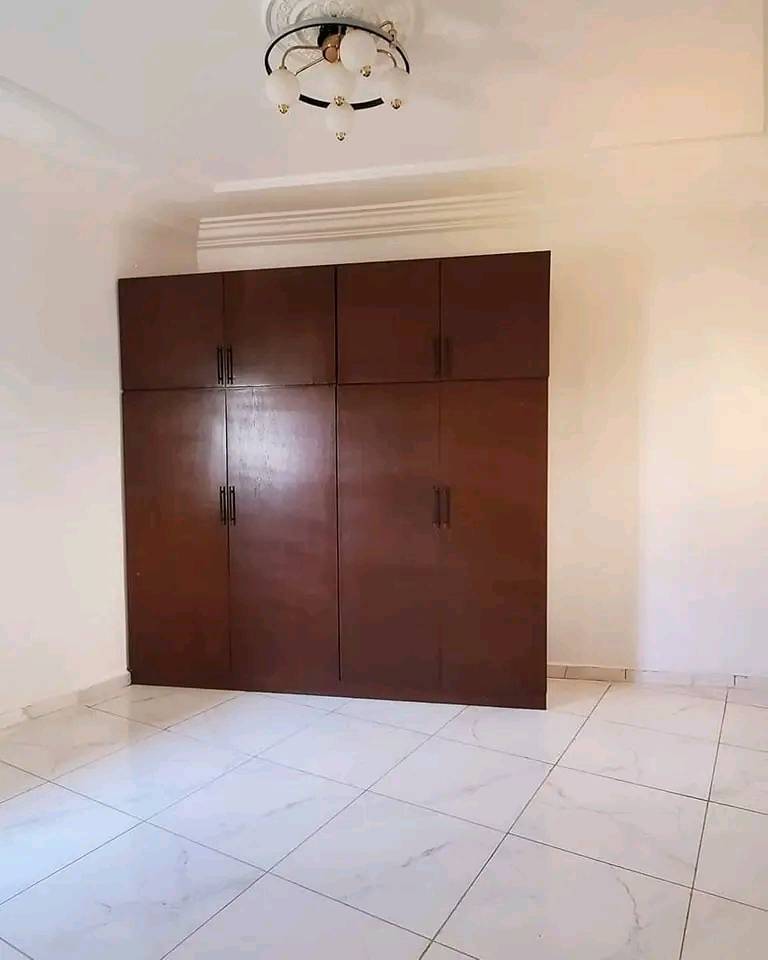 Apartment to rent - Yaoundé, Elig-essono, elig essono - 1 living room(s), 2 bedroom(s), 3 bathroom(s) - 300 000 FCFA / month