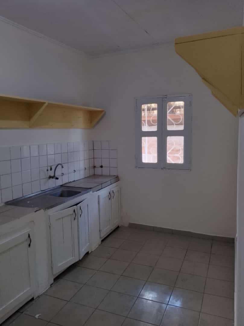 Maison (Villa) à louer - Yaoundé, Mballa II, Total Yannick - 1 salon(s), 3 chambre(s), 3 salle(s) de bains - 350 000 FCFA / mois
