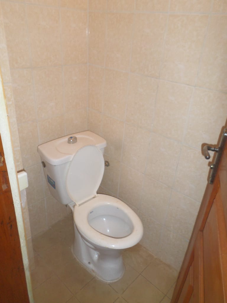 Apartment to rent - Yaoundé, Bastos, Bastos - 1 living room(s), 3 bedroom(s), 3 bathroom(s) - 350 000 FCFA / month