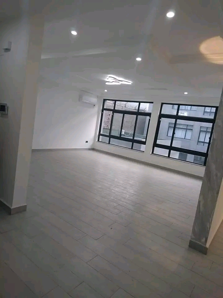 Apartment to rent - Yaoundé, Bastos, Bastos - 1 living room(s), 3 bedroom(s), 4 bathroom(s) - 1 800 000 FCFA / month