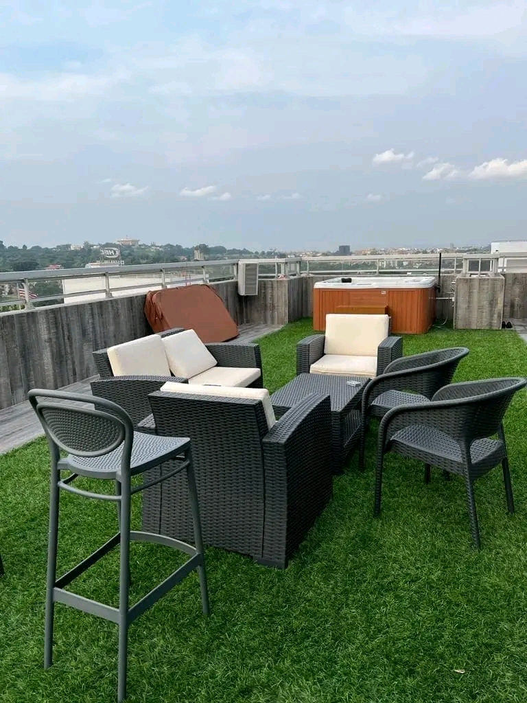 Apartment to rent - Yaoundé, Bastos, Golf - 1 living room(s), 3 bedroom(s), 4 bathroom(s) - 3 000 000 FCFA / month