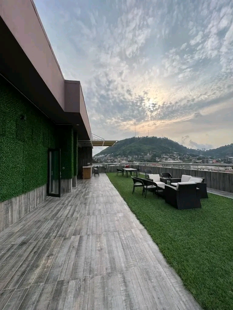 Apartment to rent - Yaoundé, Bastos, Golf - 1 living room(s), 3 bedroom(s), 4 bathroom(s) - 3 000 000 FCFA / month