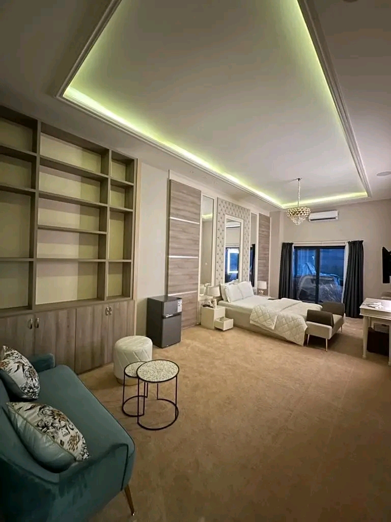 Apartment to rent - Yaoundé, Bastos, Golf - 1 living room(s), 3 bedroom(s), 4 bathroom(s) - 3 000 000 FCFA / month