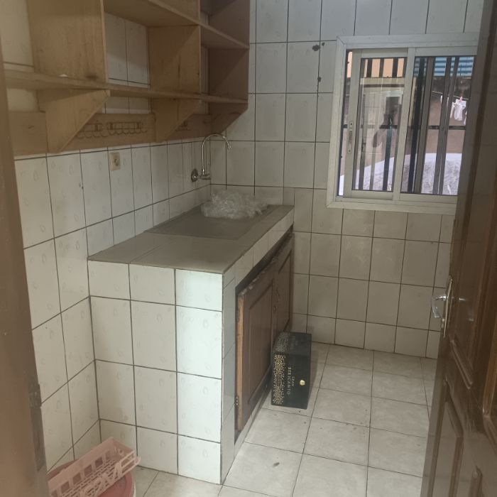 Appartement à louer - Yaoundé, Mfandena, Mfandena - 1 salon(s), 2 chambre(s), 2 salle(s) de bains - 200 000 FCFA / mois