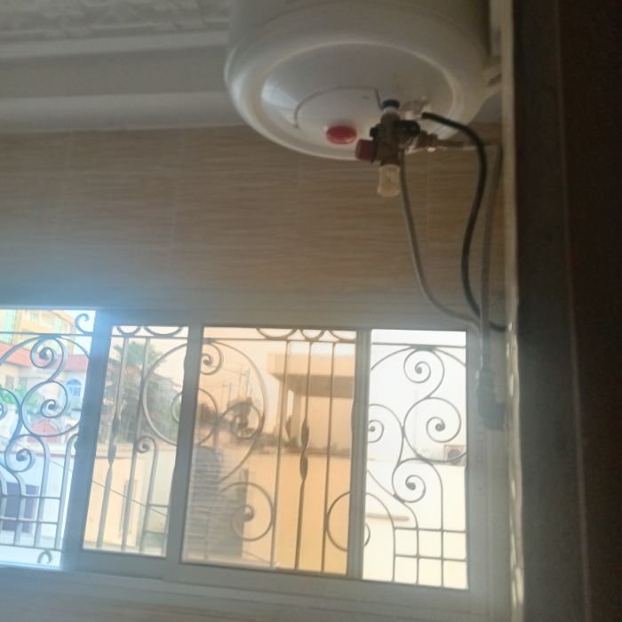 Appartement à louer - Yaoundé, Mfandena, Mfandena - 1 salon(s), 2 chambre(s), 2 salle(s) de bains - 365 000 FCFA / mois