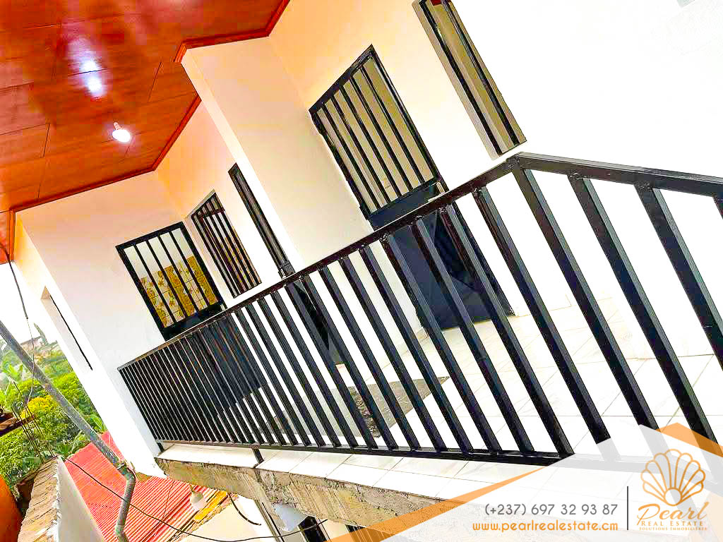 House (Duplex) for sale - Yaoundé, Mimboman II, Doc Shakespeare - 3 living room(s), 5 bedroom(s), 4 bathroom(s) - 25 000 000 FCFA / month