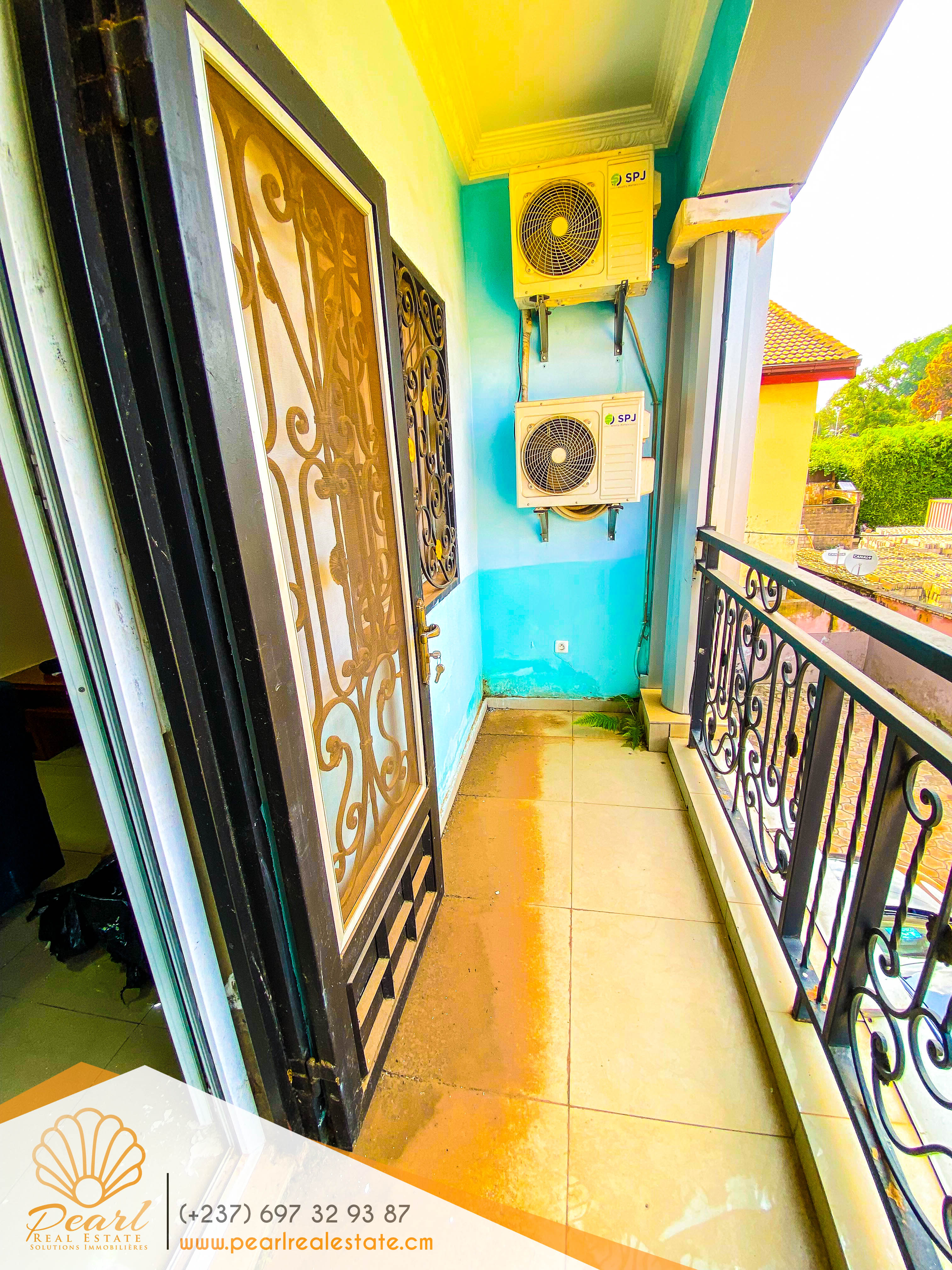 Appartement à louer - Yaoundé, Bastos, Palais des congrès - 1 salon(s), 2 chambre(s), 2 salle(s) de bains - 600 000 FCFA / mois