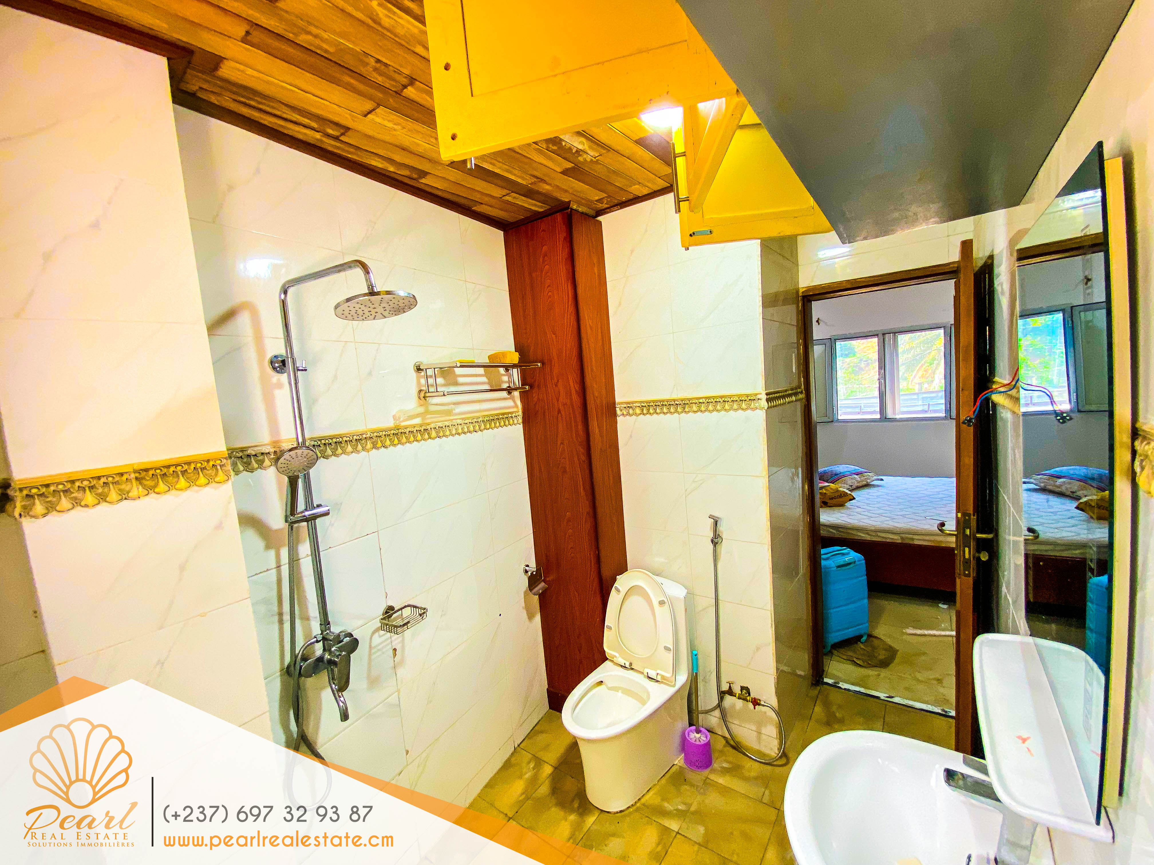 Appartement à louer - Yaoundé, Bastos, Palais des congrès - 1 salon(s), 2 chambre(s), 2 salle(s) de bains - 600 000 FCFA / mois