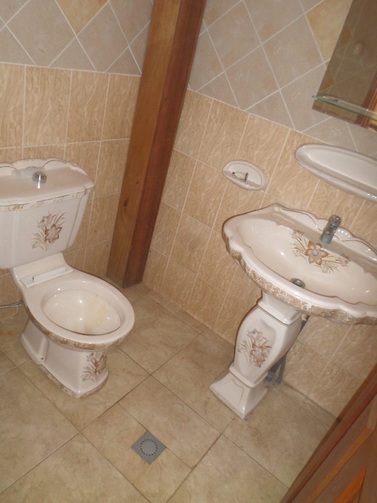 Apartment to rent - Yaoundé, Bastos, Bastos - 1 living room(s), 3 bedroom(s), 3 bathroom(s) - 700 000 FCFA / month