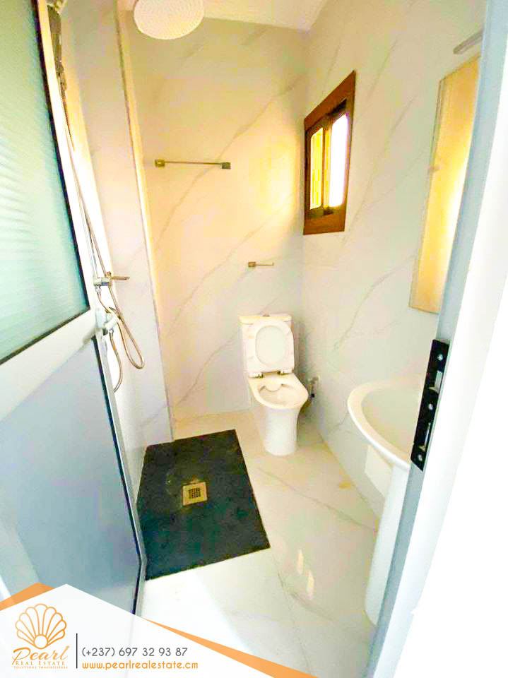 Appartement à louer - Yaoundé, Elig-essono, CEPER - 1 salon(s), 2 chambre(s), 2 salle(s) de bains - 300 000 FCFA / mois
