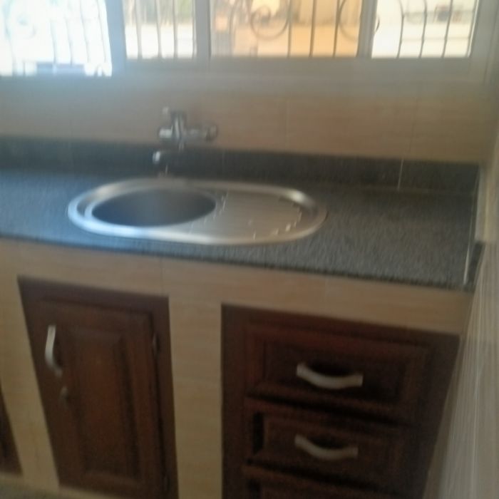 Appartement à louer - Yaoundé, Mfandena, Mfandena - 1 salon(s), 2 chambre(s), 2 salle(s) de bains - 365 000 FCFA / mois