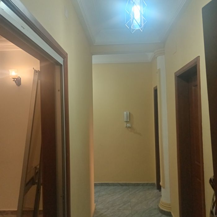 Appartement à louer - Yaoundé, Mfandena, Mfandena - 1 salon(s), 2 chambre(s), 2 salle(s) de bains - 365 000 FCFA / mois