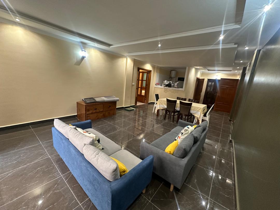 Apartment to rent - Yaoundé, Bastos, Bastos - 1 living room(s), 2 bedroom(s), 3 bathroom(s) - 1 000 000 FCFA / month
