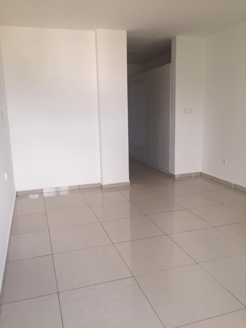 Apartment to rent - Yaoundé, Bastos, Bastos - 1 living room(s), 1 bedroom(s), 2 bathroom(s) - 500 000 FCFA / month