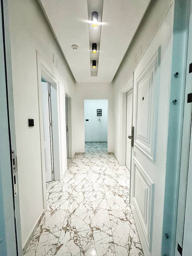 Apartment to rent - Yaoundé, Bastos, Bastos - 1 living room(s), 2 bedroom(s), 3 bathroom(s) - 2 500 000 FCFA / month