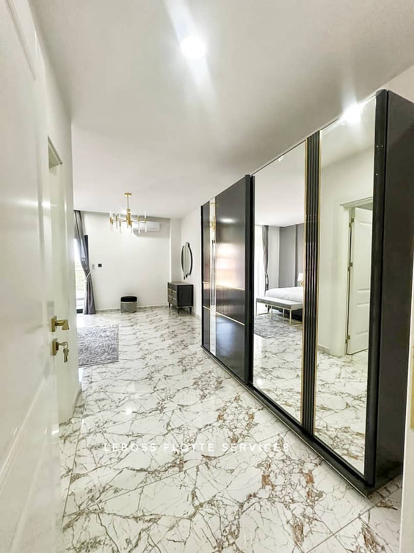 Apartment to rent - Yaoundé, Bastos, Bastos - 1 living room(s), 2 bedroom(s), 3 bathroom(s) - 2 500 000 FCFA / month