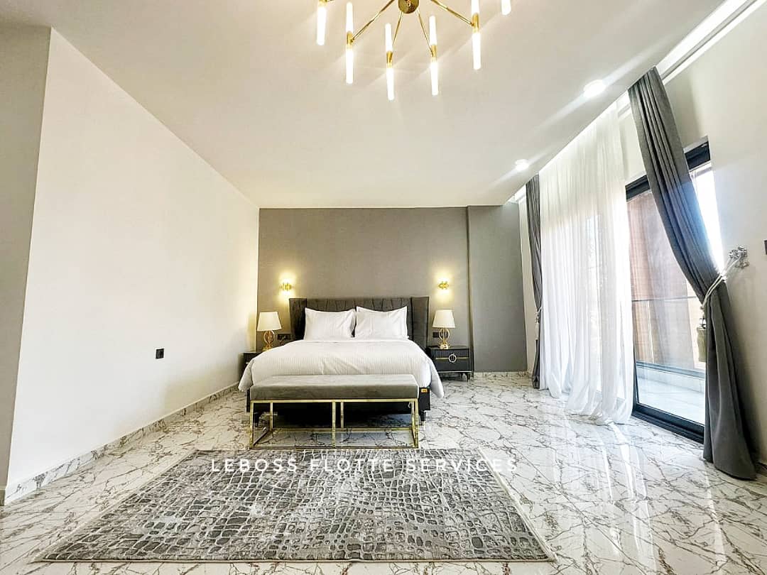 Apartment to rent - Yaoundé, Bastos, Bastos - 1 living room(s), 2 bedroom(s), 3 bathroom(s) - 2 500 000 FCFA / month