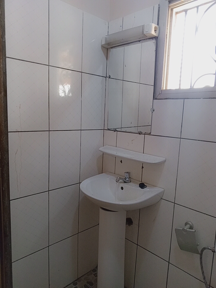 Studio to rent - Yaoundé, Odza, Hapy - 85 000 FCFA / month