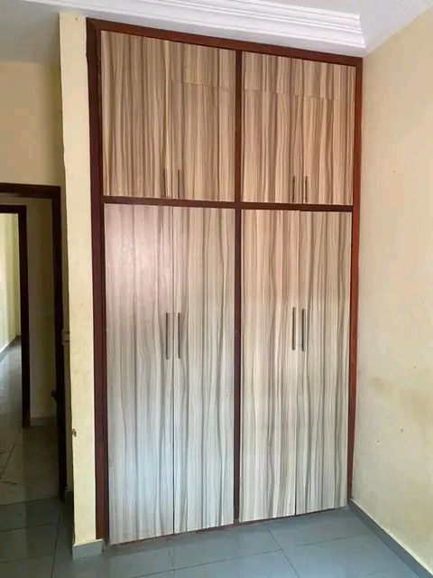 House (Villa) to rent - Yaoundé, Nkol-messeng, Nkolmessen - 2 living room(s), 4 bedroom(s), 3 bathroom(s) - 300 000 FCFA / month
