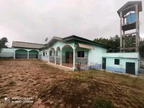 Maison (Villa) à vendre - Yaoundé, Manassa (Par Mfou), Manassa - 2 salon(s), 5 chambre(s), 5 salle(s) de bains - 45 000 000 FCFA