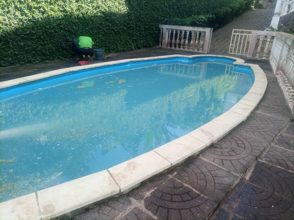 House (Duplex) to rent - Yaoundé, Bastos, Bastos - 2 living room(s), 7 bedroom(s), 7 bathroom(s) - 2 800 000 FCFA / month