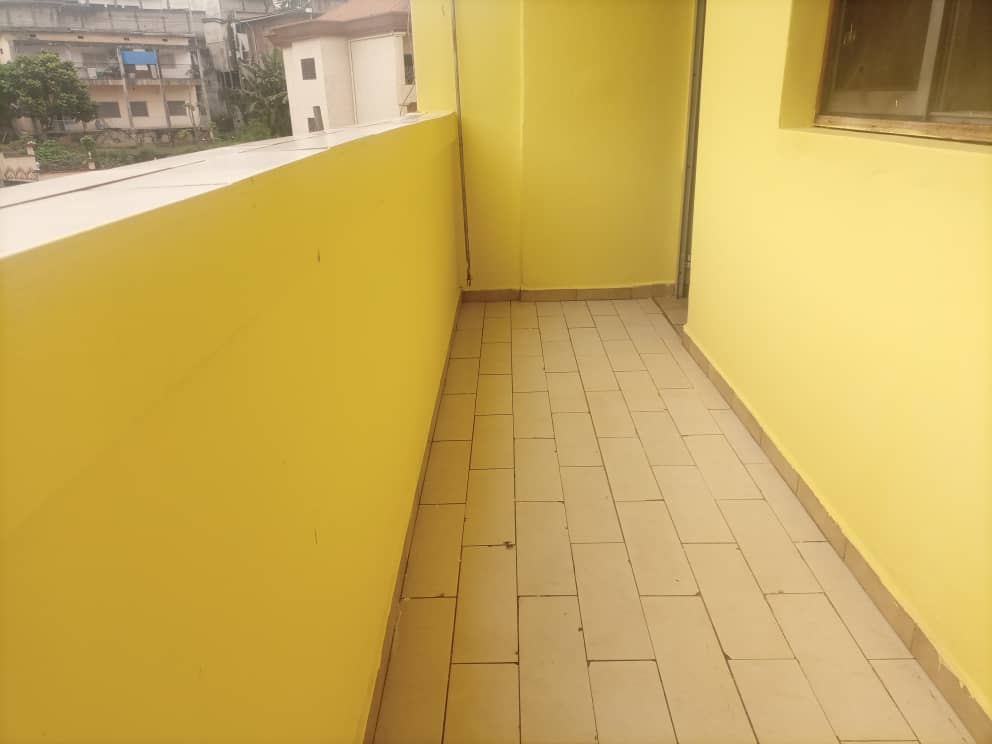 Apartment to rent - Yaoundé, Bastos, Bastos - 1 living room(s), 3 bedroom(s), 2 bathroom(s) - 4 500 000 FCFA / month