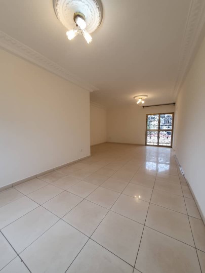 Apartment to rent - Yaoundé, Bastos, Bastos - 1 living room(s), 2 bedroom(s), 3 bathroom(s) - 400 000 FCFA / month