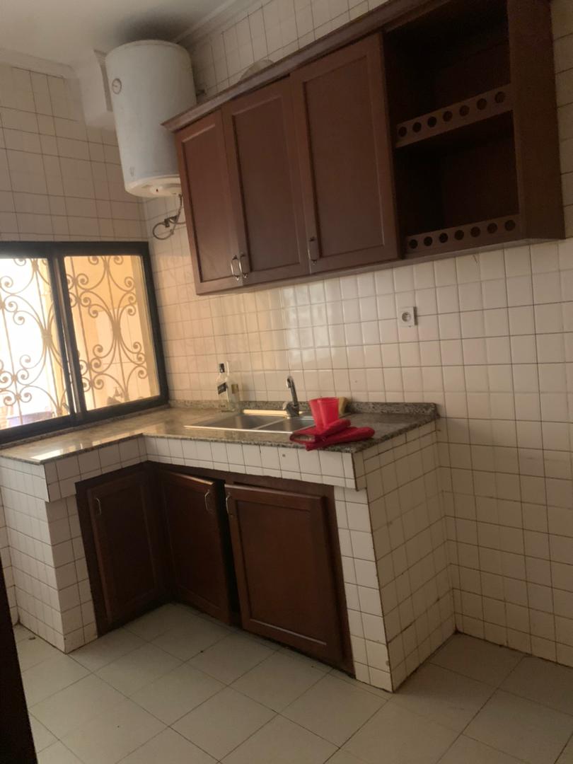 Apartment to rent - Yaoundé, Mfandena, Mfandena - 1 living room(s), 3 bedroom(s), 3 bathroom(s) - 350 000 FCFA / month