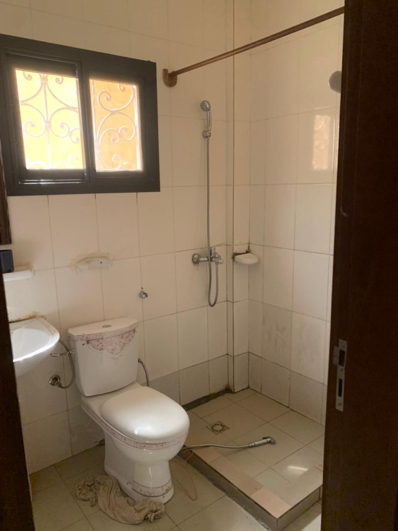 Apartment to rent - Yaoundé, Mfandena, Mfandena - 1 living room(s), 3 bedroom(s), 3 bathroom(s) - 350 000 FCFA / month
