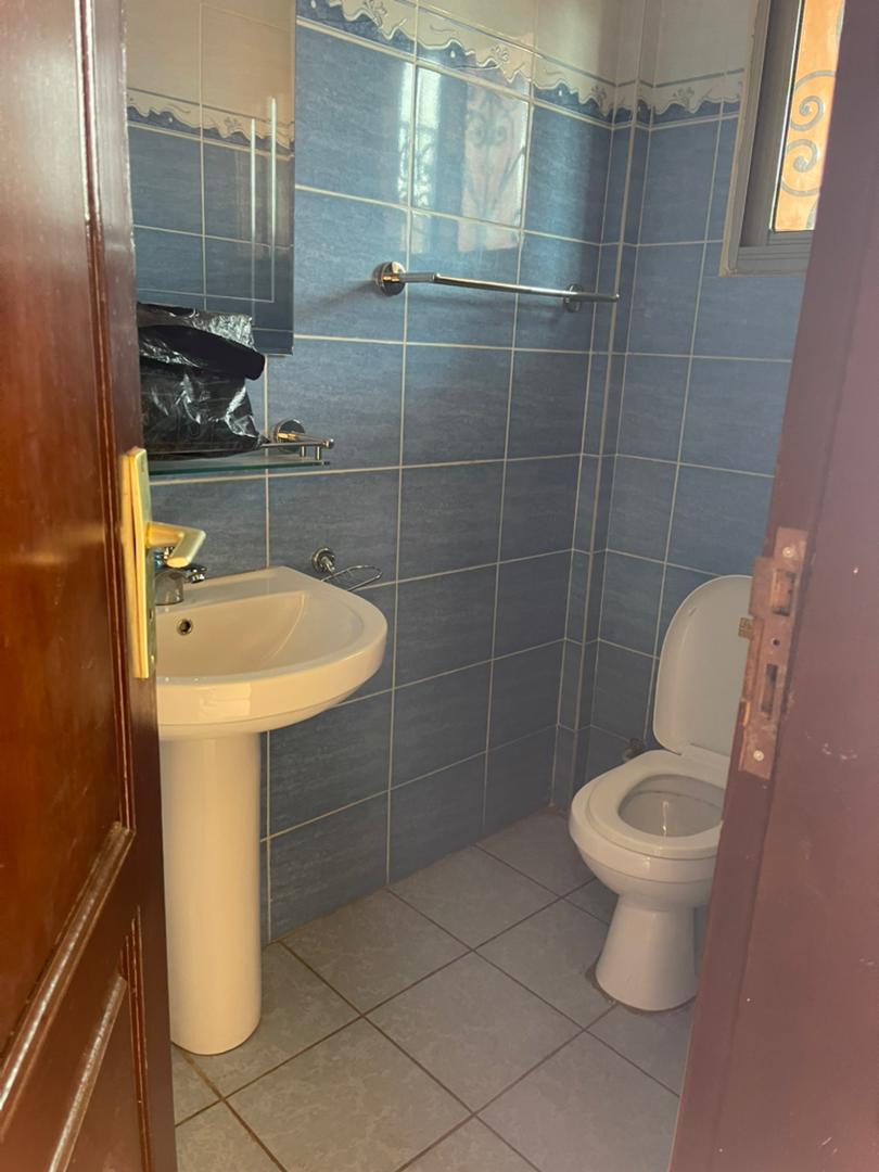 Apartment to rent - Yaoundé, Bastos, Bastos - 1 living room(s), 2 bedroom(s), 3 bathroom(s) - 550 000 FCFA / month