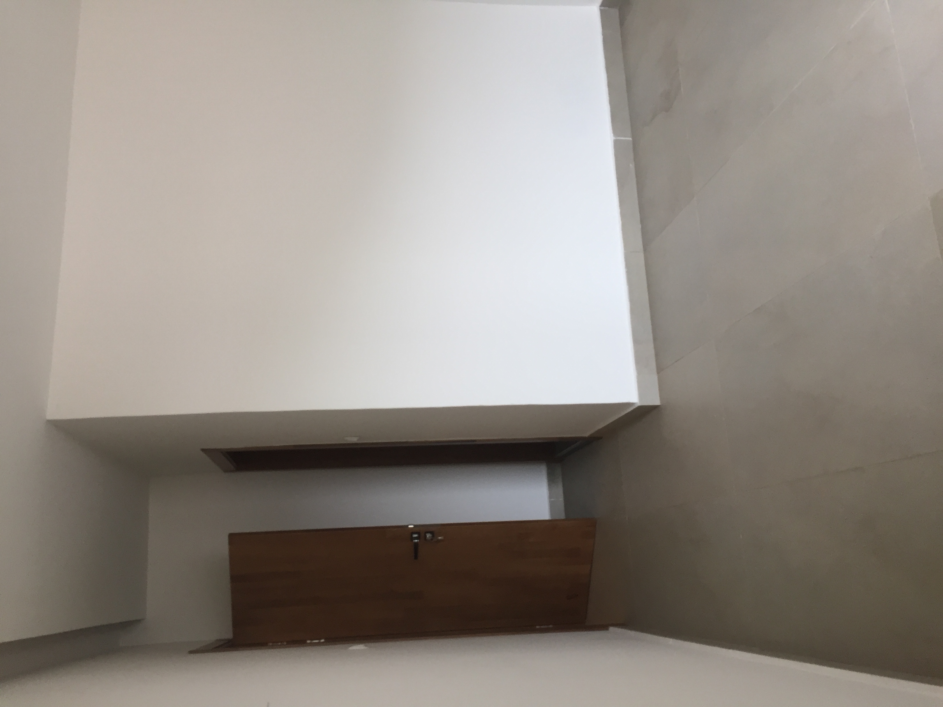 Appartement à louer - Yaoundé, Bastos, GOLF - 1 salon(s), 3 chambre(s), 4 salle(s) de bains - 1 500 000 FCFA / mois