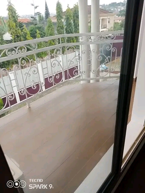 House (Duplex) to rent - Yaoundé, Odza, Kuweit - 6 living room(s), 7 bedroom(s), 3 bathroom(s) - 1 000 000 FCFA / month