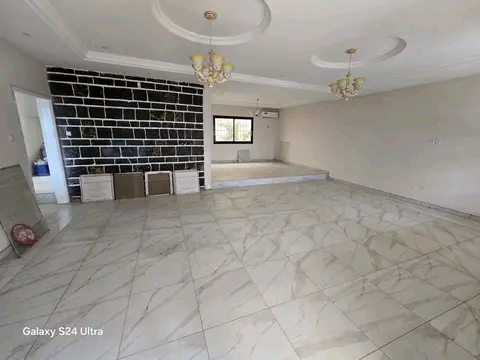 House (Duplex) to rent - Yaoundé, Bastos, Bastos - 1 living room(s), 4 bedroom(s), 3 bathroom(s) - 1 400 000 FCFA / month