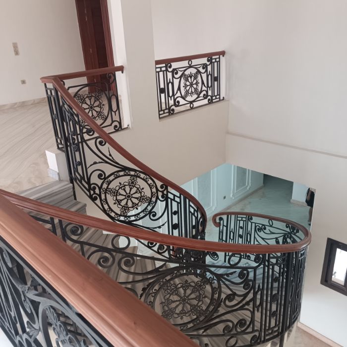 Apartment to rent - Yaoundé, Bastos, Bastos( penthouse avec piscine groupe électrogène réserve d'eau sécurité 24 caméra de surveillance ascenseur salle de sport ) - 2 living room(s), 4 bedroom(s), 4 bathroom(s) - 2 000 000 FCFA / month